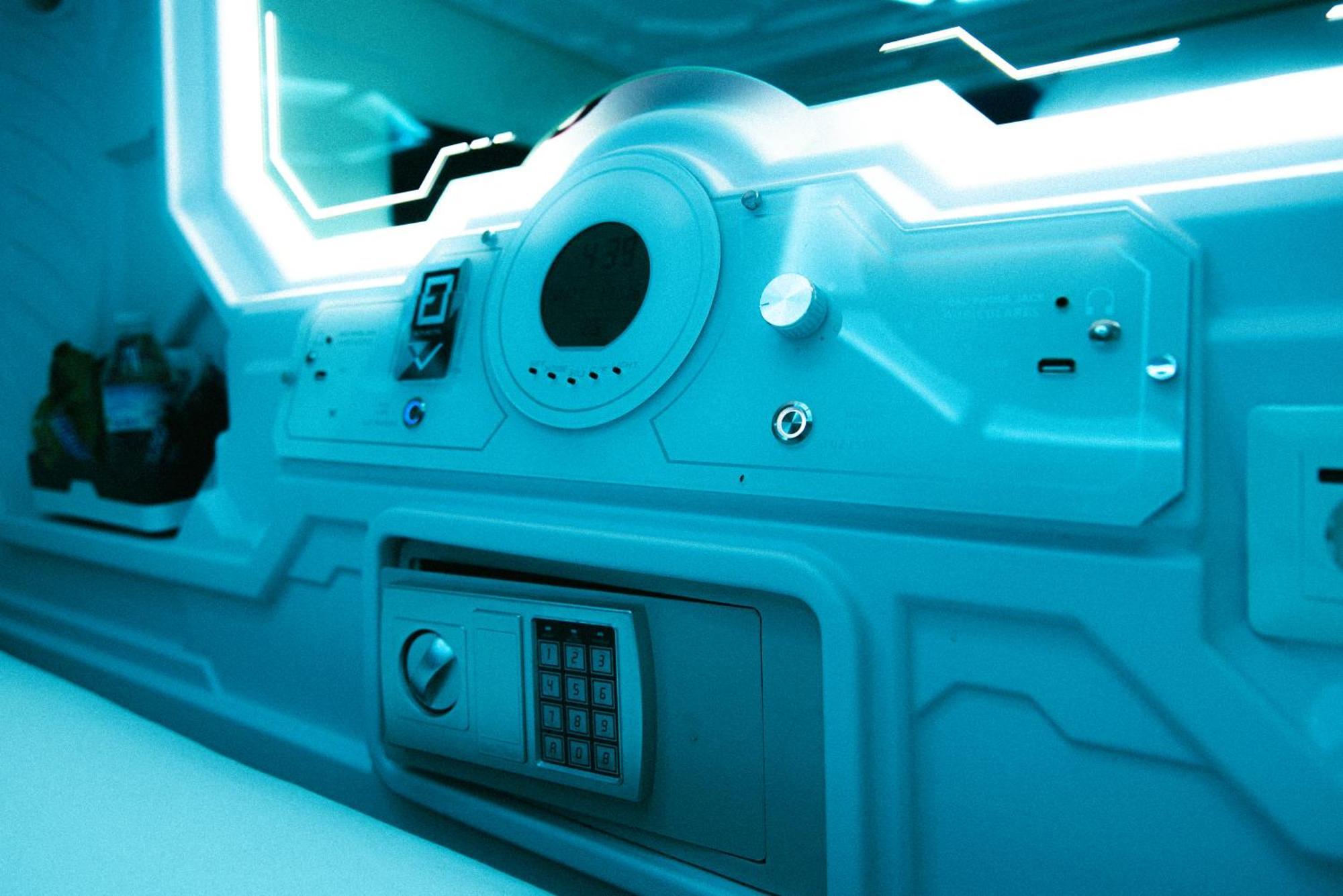 Futurotel Hotel a capsule *
